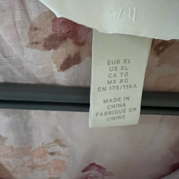 H&M blouse - Picture 2 of 3